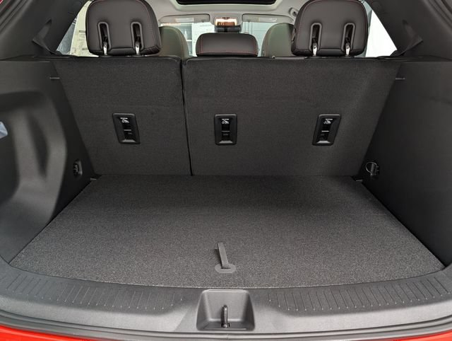 New 2027 Chevrolet Bolt RS w/ Technology Package FWD image 17