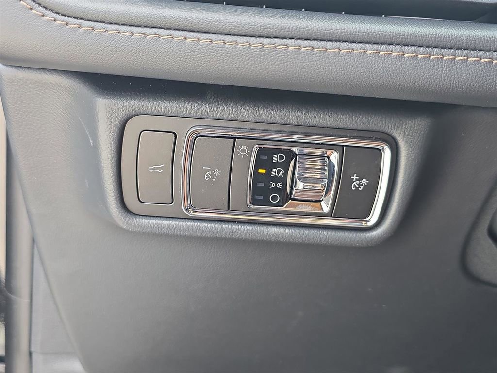 New 2025 Lincoln Aviator 2WD w/ Equipment Group 101A image 27