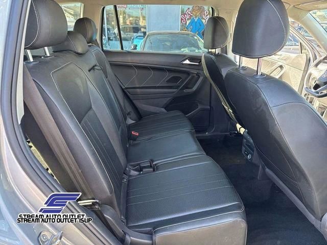 Used 2023 Volkswagen Tiguan SE image 34