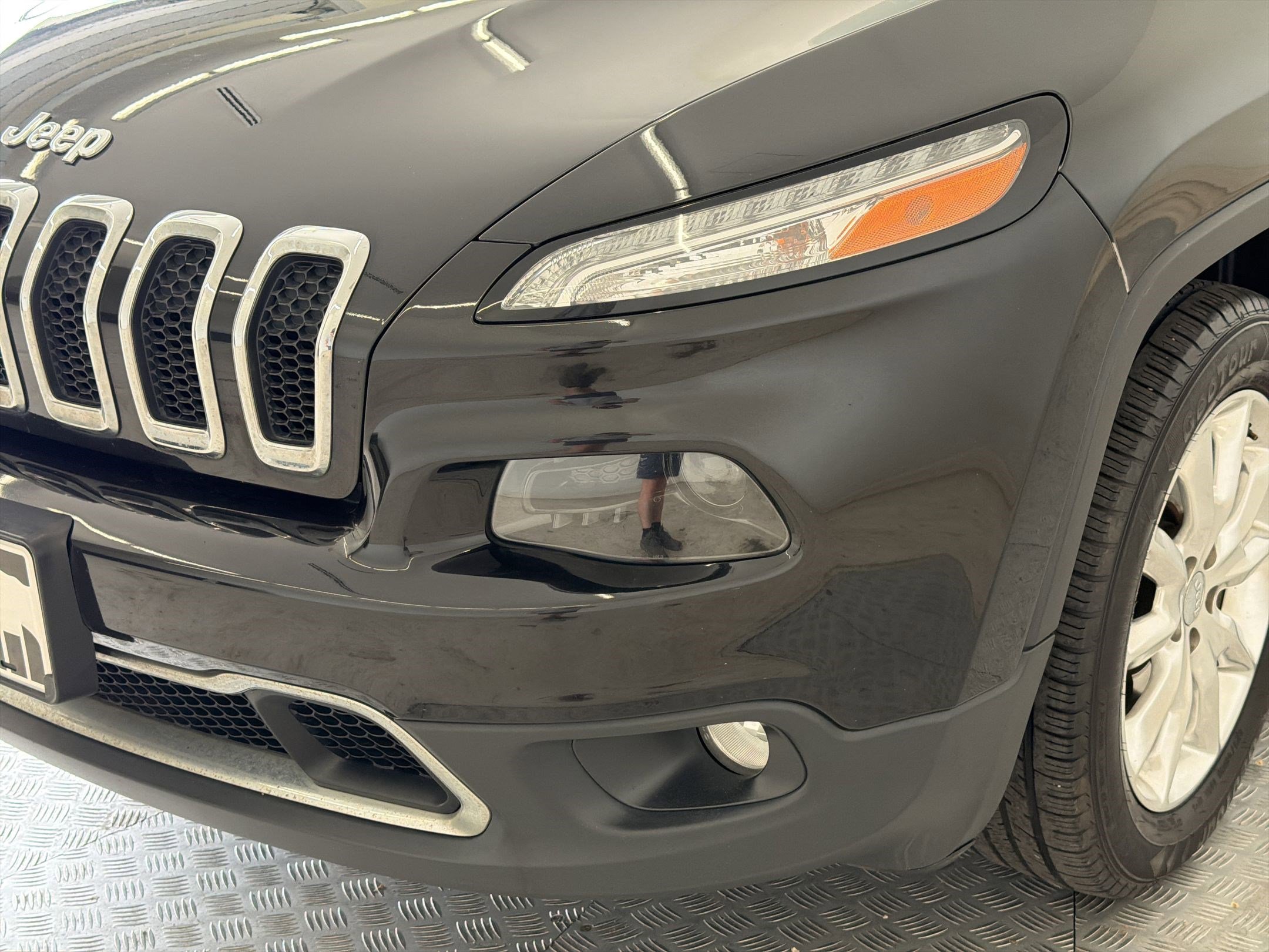 Used 2016 Jeep Cherokee Limited image 11