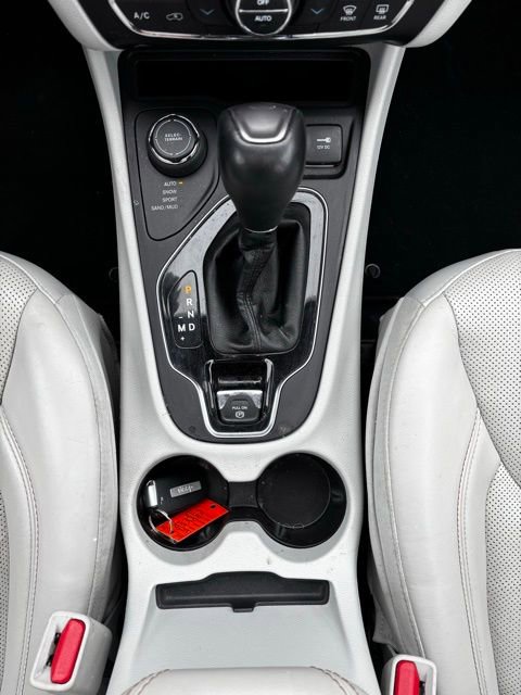 Used 2019 Jeep Cherokee Latitude Plus w/ Cold Weather Group image 22