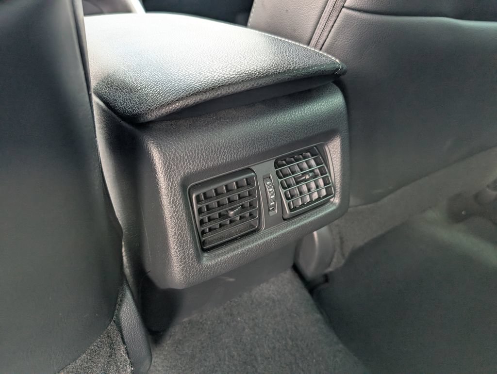 Used 2024 Toyota Camry XSE FWD image 11