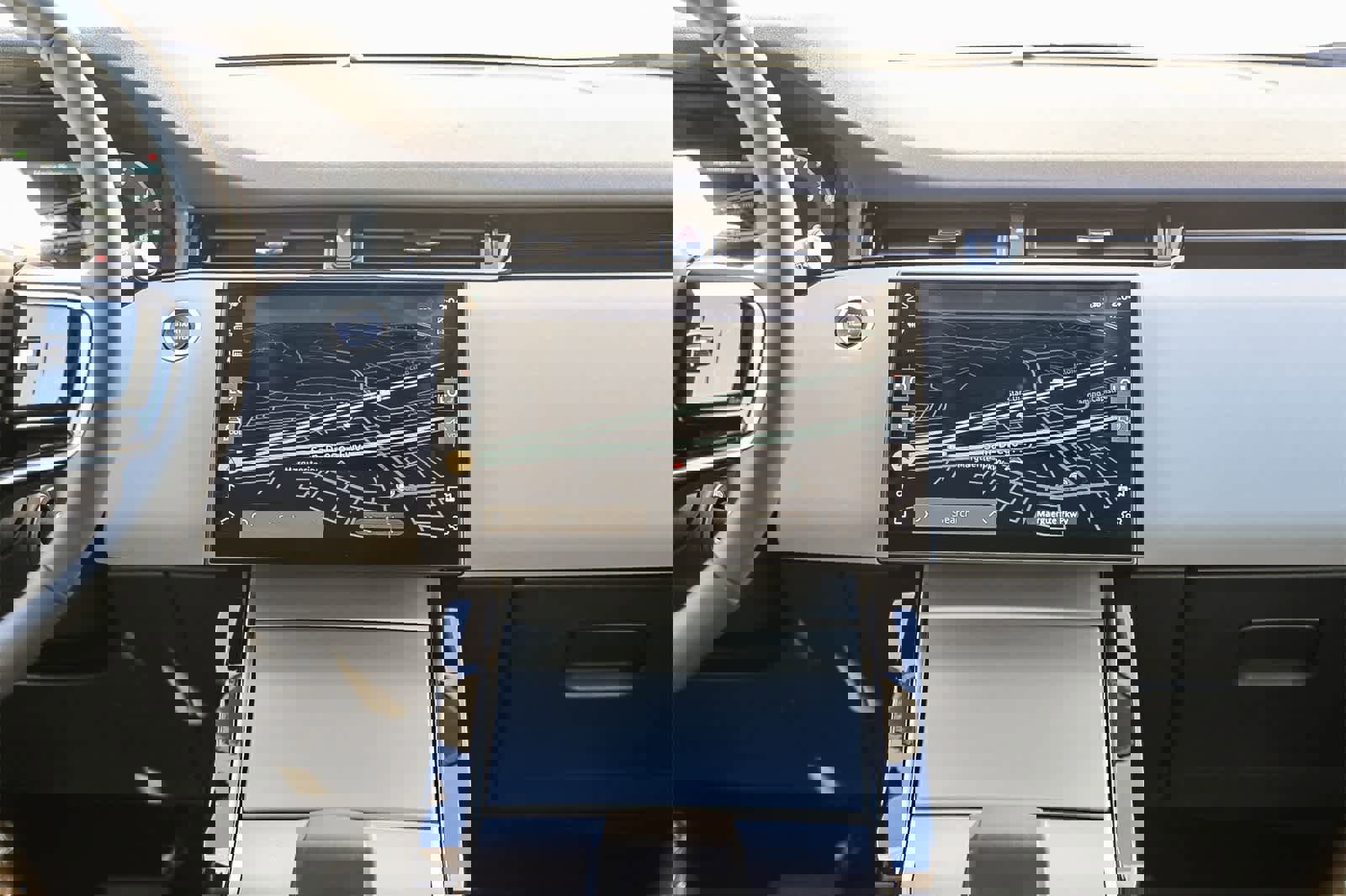 Certified 2025 Land Rover Range Rover Evoque S image 12