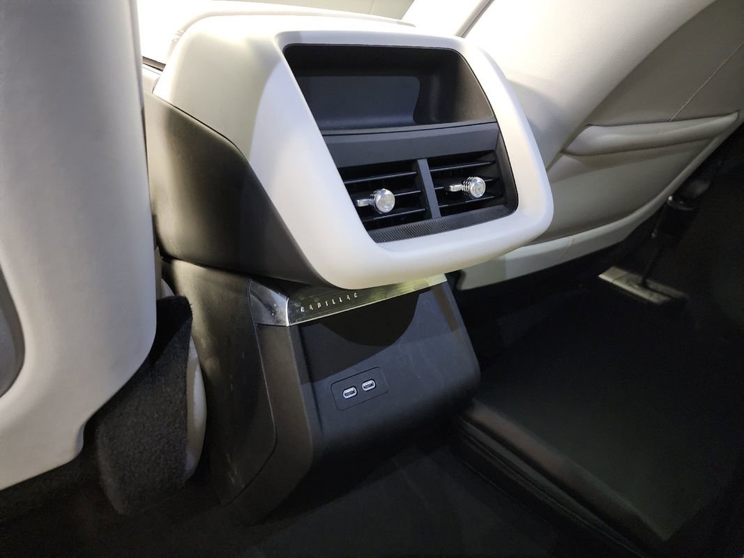 Used 2024 Cadillac Lyriq Sport image 31