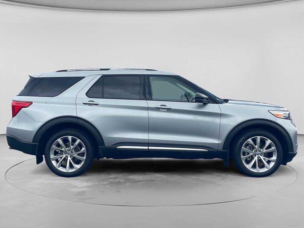 Used 2023 Ford Explorer Platinum w/ Class IV Trailer Tow Package AWD/4WD image 8