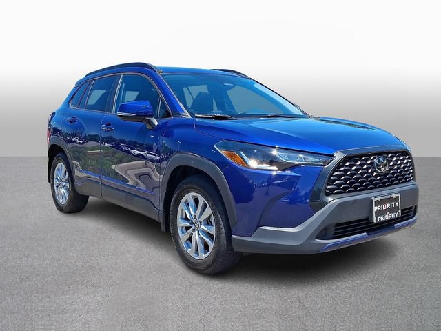 Certified 2023 Toyota Corolla Cross LE w/ Moonroof Package AWD/4WD image 3