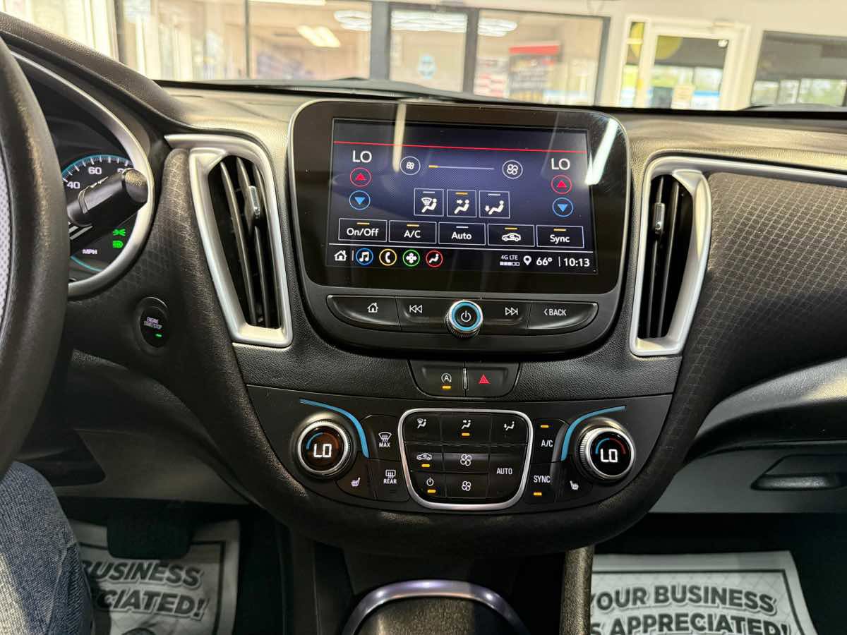 Used 2025 Chevrolet Malibu LT FWD image 14