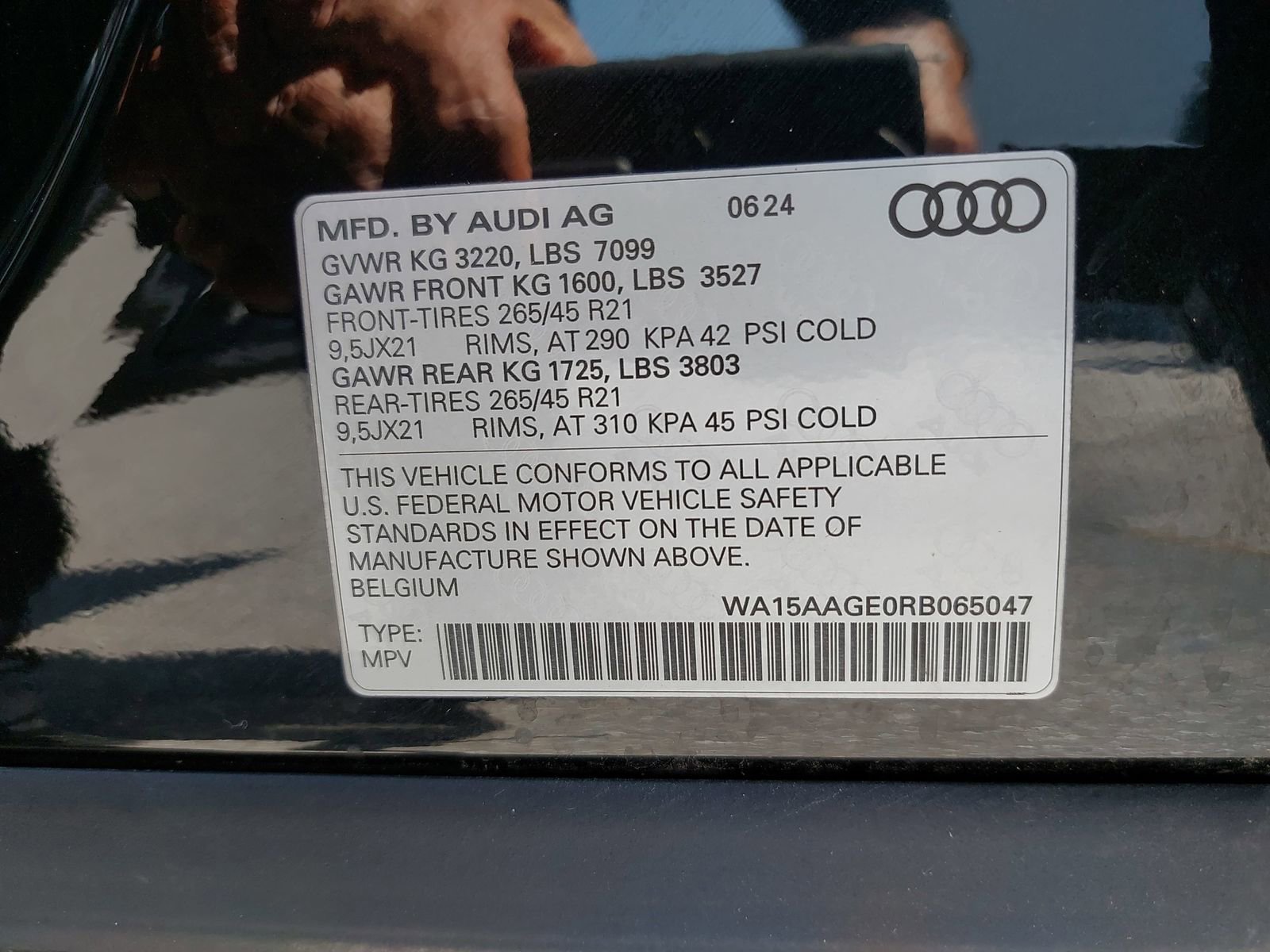 Used 2024 Audi Q8 e-tron Premium Plus w/ Premium Plus Package AWD/4WD image 38