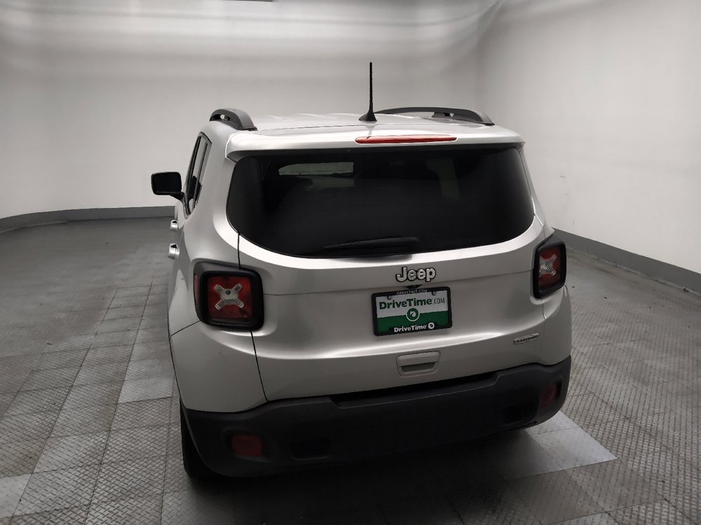 Used 2020 Jeep Renegade Latitude FWD image 6