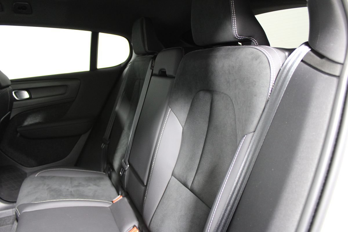 Used 2023 Volvo C40 P8 Recharge Ultimate AWD/4WD image 32