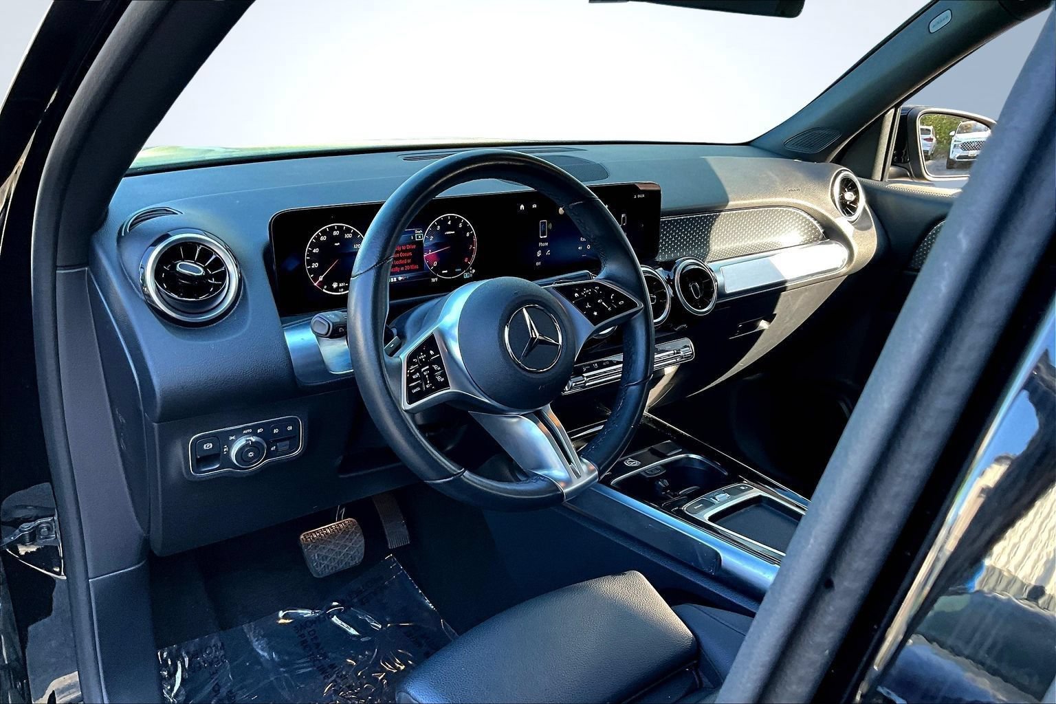 Used 2025 Mercedes-Benz GLB 250 image 20