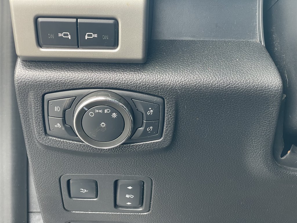 Used 2021 Ford F250 Lariat w/ Lariat Ultimate Package AWD/4WD image 29