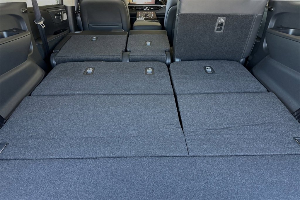 New 2025 INFINITI QX80 Sensory image 14