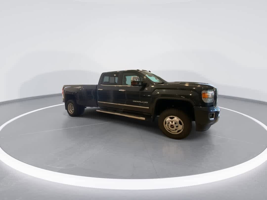 Used 2018 GMC Sierra 3500 Denali w/ Duramax Plus Package AWD/4WD image 2