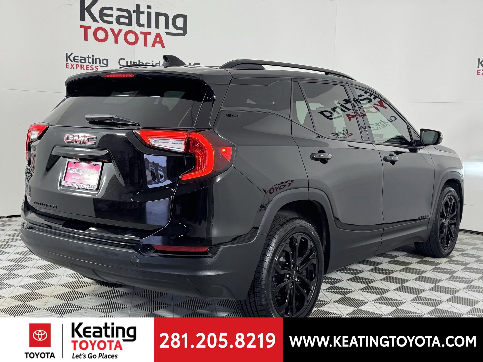 Used 2022 GMC Terrain SLT w/ Infotainment Package II image 4