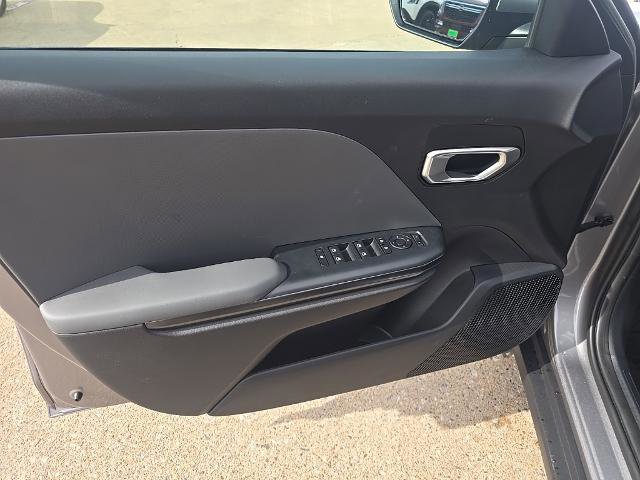 Used 2025 Kia K4 LXS image 12