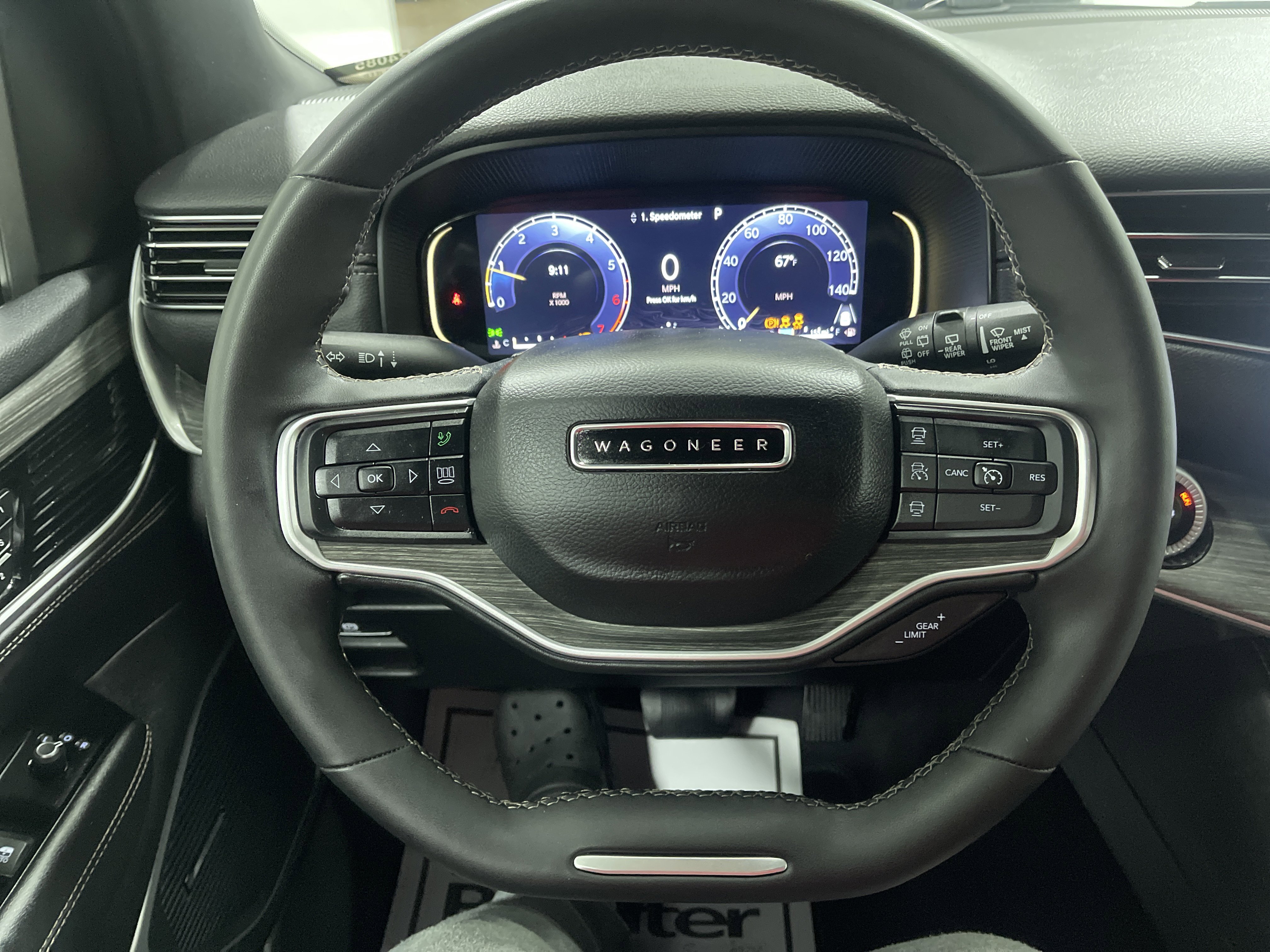 Used 2024 Jeep Wagoneer L Series II w/ Flexible Seating Group image 30