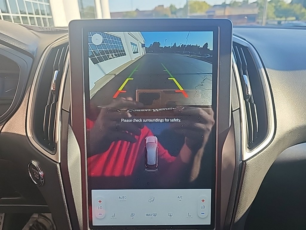 Used 2024 Ford Edge SEL image 16