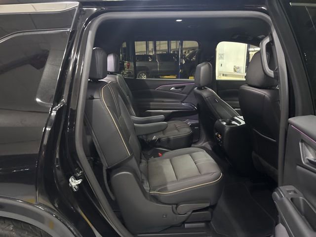 Used 2025 Chevrolet Traverse High Country w/ LPO, Floor Liner Package AWD/4WD image 30