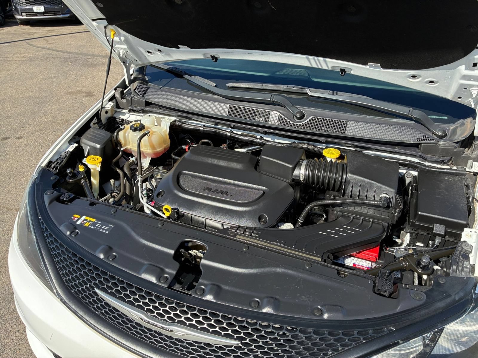 Used 2023 Chrysler Voyager LX FWD image 32