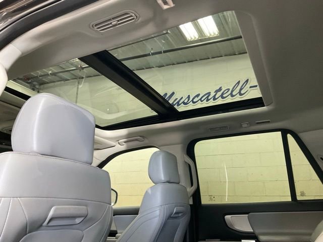 Used 2025 Ford Expedition Active AWD/4WD image 17