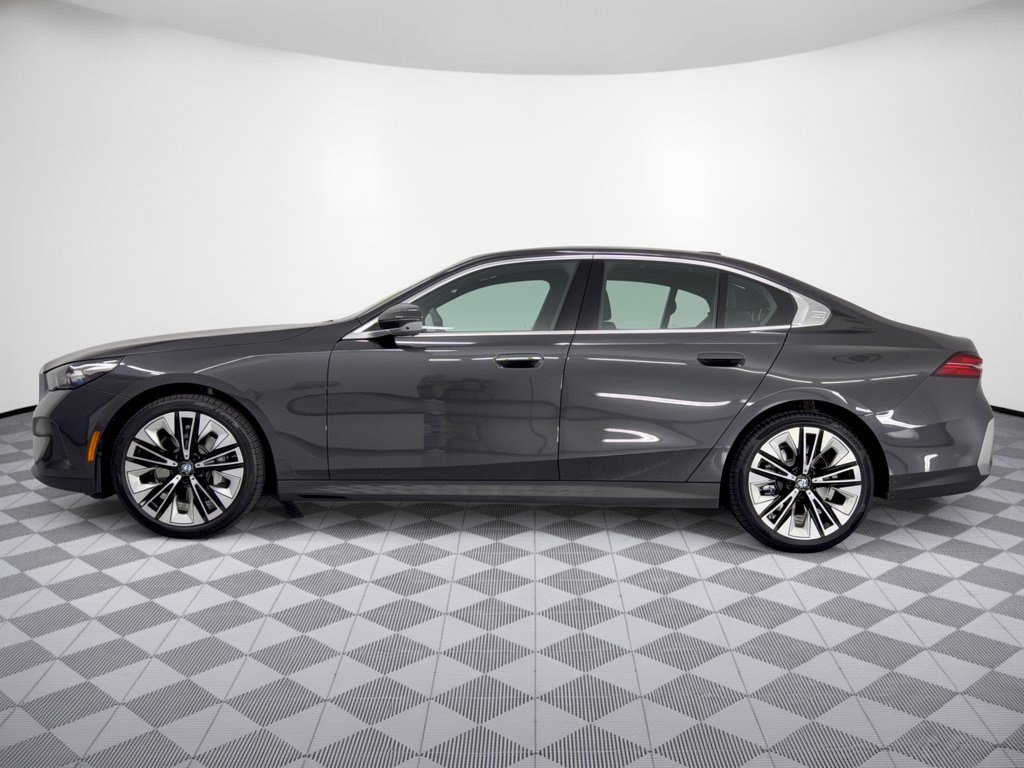 Certified 2026 BMW 530i RWD image 2