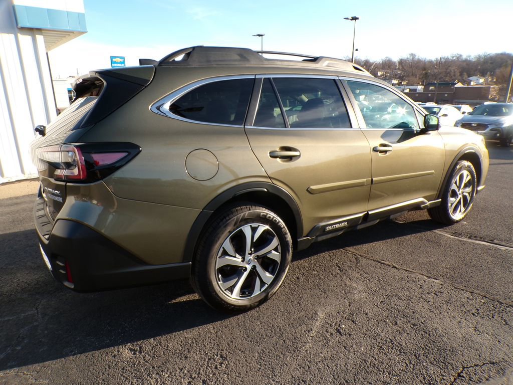 Used 2022 Subaru Outback Limited image 4