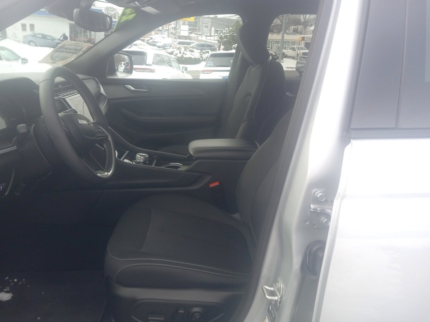 Used 2024 Jeep Grand Cherokee L Laredo w/ Luxury Tech Group I image 9