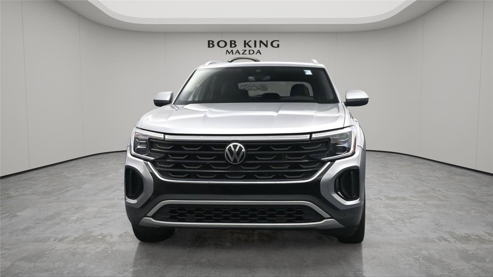 Used 2025 Volkswagen Atlas Cross Sport SE image 13