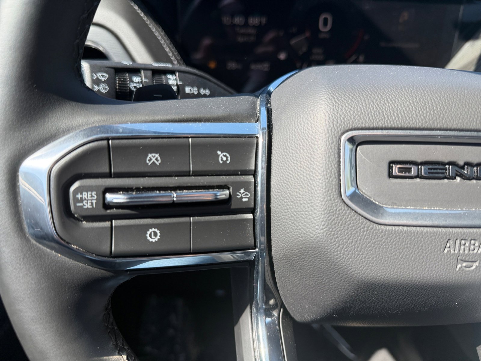 Certified 2025 GMC Yukon Denali AWD/4WD image 18