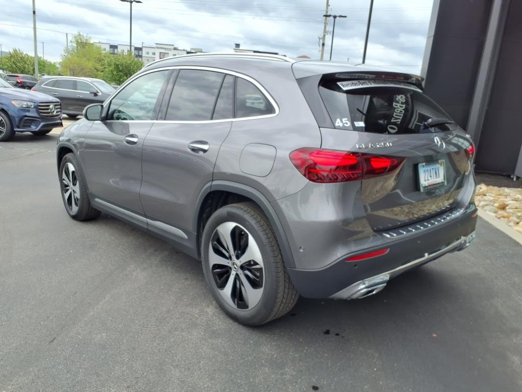 Certified 2025 Mercedes-Benz GLA 250 4MATIC image 4