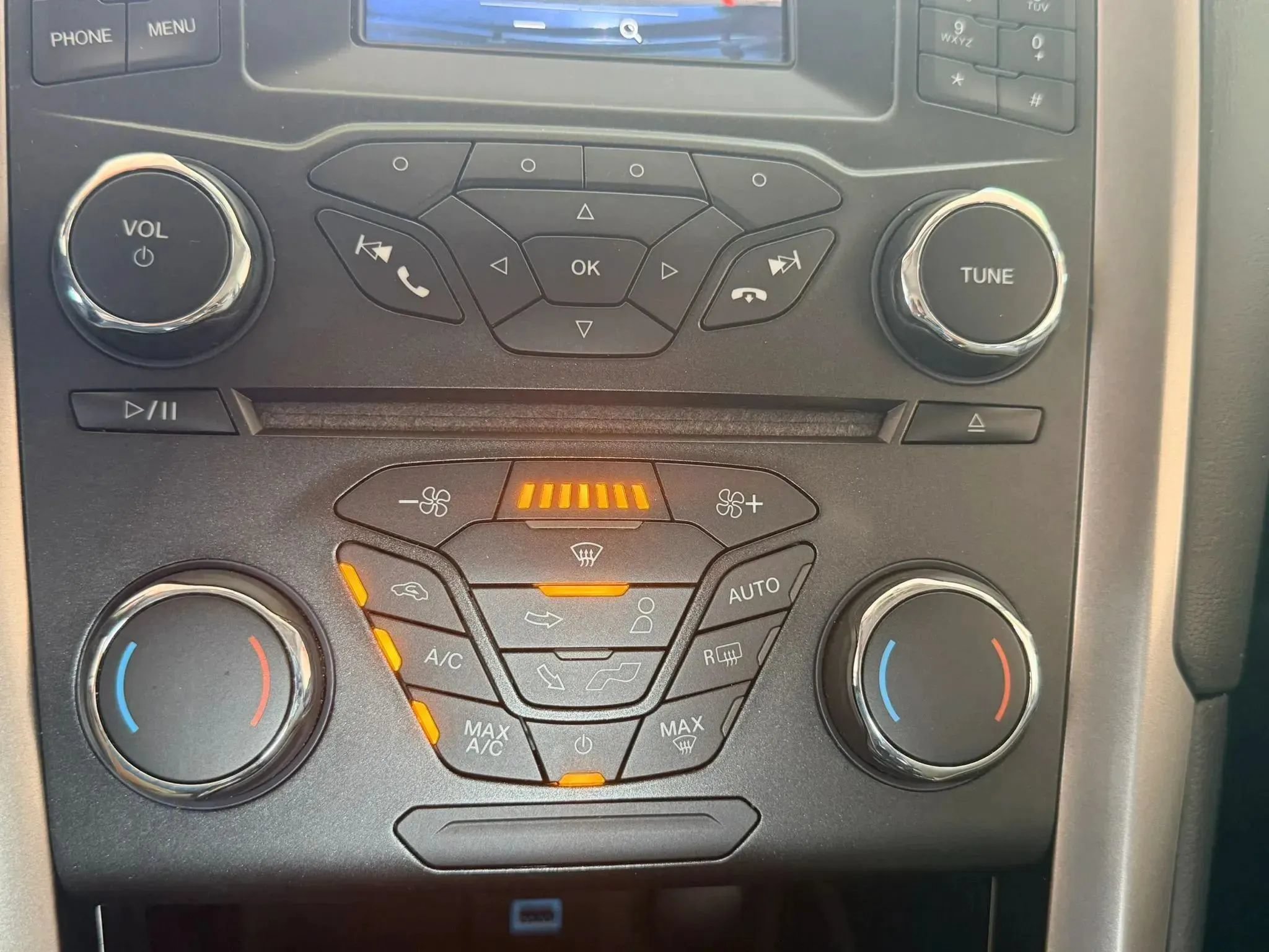 Used 2018 Ford Fusion S FWD image 17