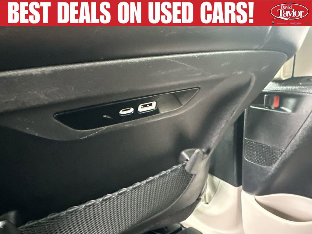 Used 2024 Chrysler Pacifica Touring-L FWD image 32