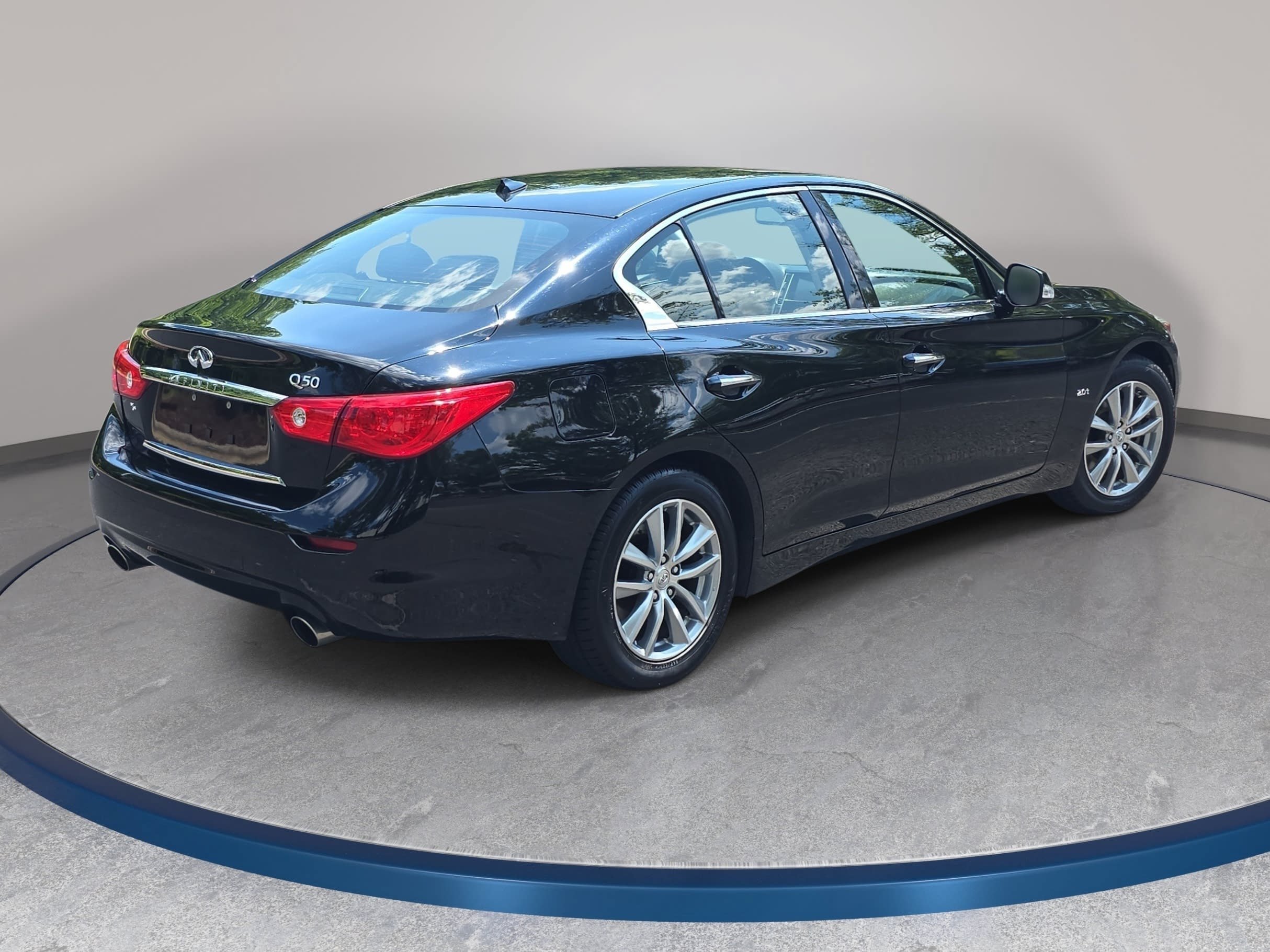 Used 2017 INFINITI Q50 2.0t w/ Moonroof Package RWD image 5