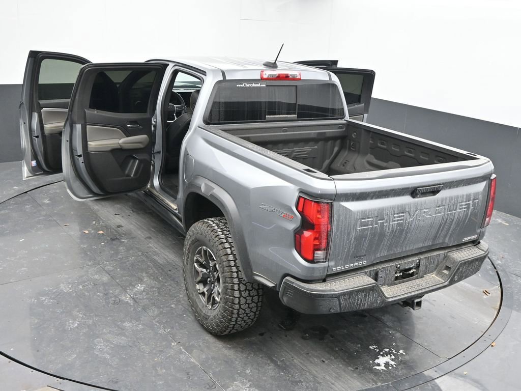 Used 2024 Chevrolet Colorado ZR2 w/ ZR2 Convenience Package III image 64