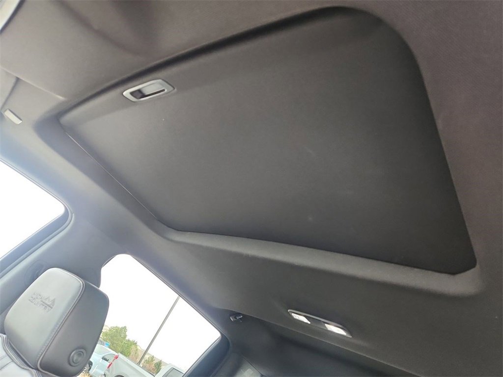 Used 2022 Chevrolet Silverado 1500 High Country image 19