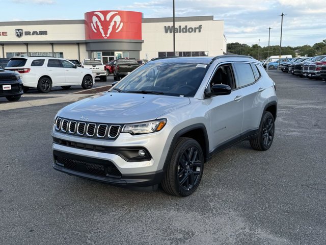 New 2026 Jeep Compass Latitude AWD/4WD image 5