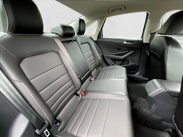 Used 2024 Volkswagen Jetta SE FWD image 29