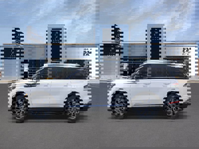 New 2026 Lincoln Aviator AWD image 3