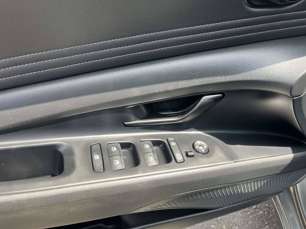 Certified 2025 Hyundai Elantra Sport w/ Cargo Package FWD image 15