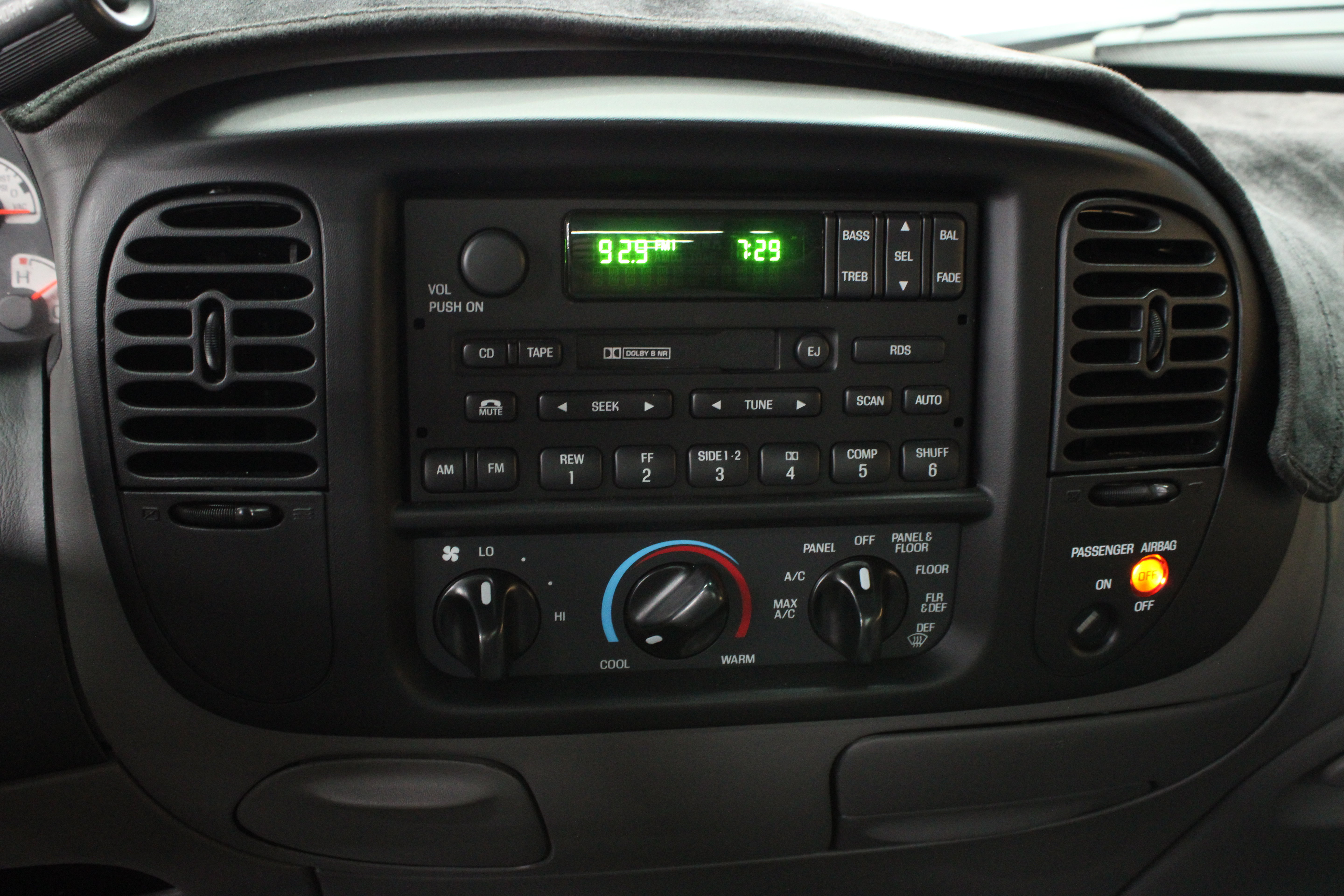 Used 1999 Ford F150 Lightning RWD image 14