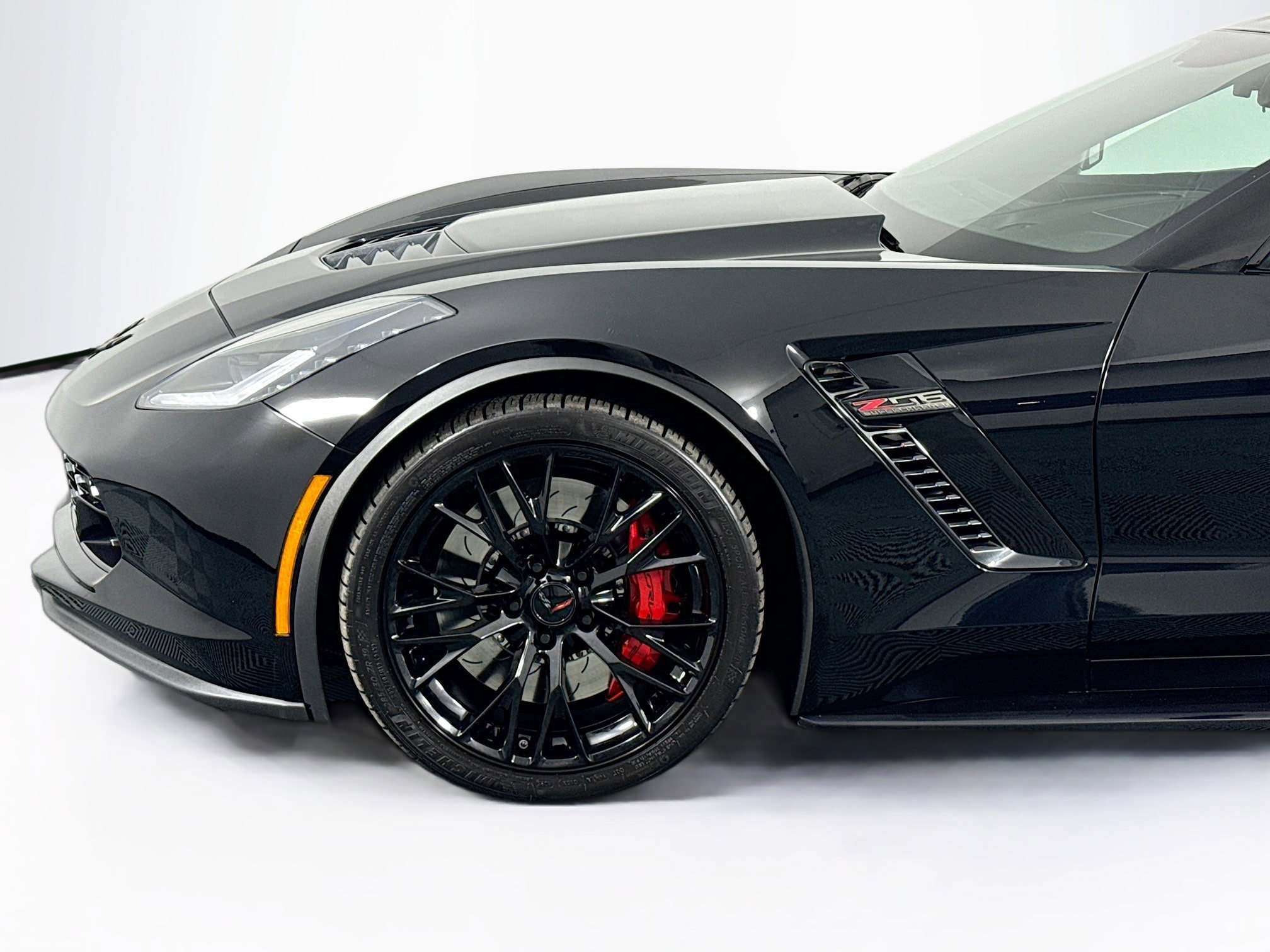 Used 2019 Chevrolet Corvette Z06 RWD image 35
