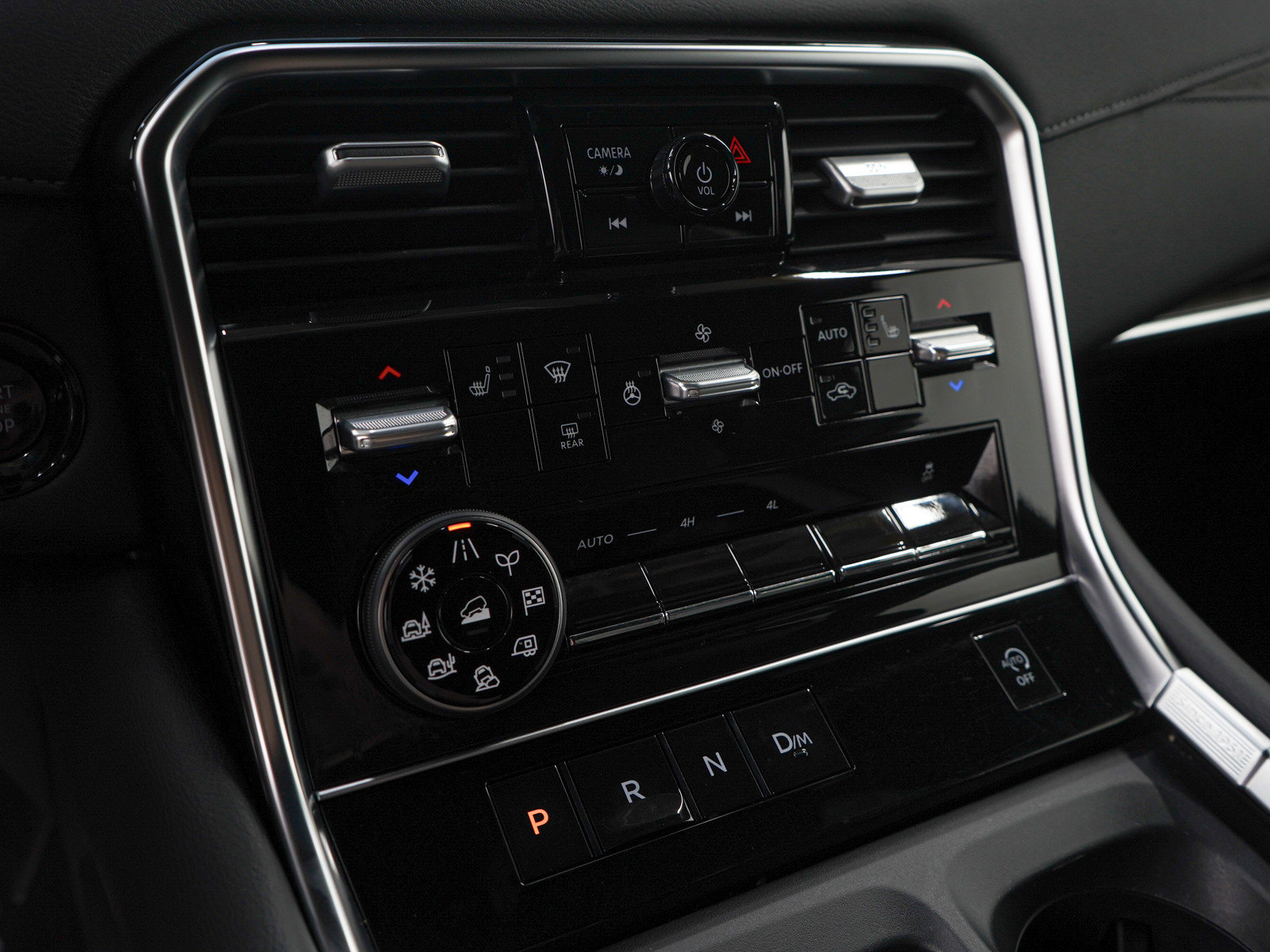 Used 2025 Nissan Armada SL AWD/4WD image 21