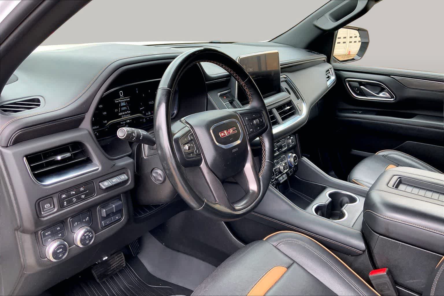 Used 2024 GMC Yukon XL AT4 w/ AT4 Premium Plus Package AWD/4WD image 34