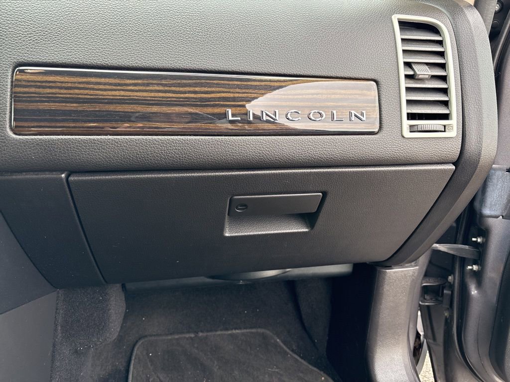 Used 2010 Lincoln MKX 2WD image 19