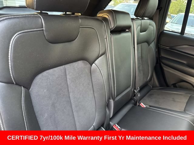 Used 2025 Jeep Grand Cherokee Altitude AWD/4WD image 14