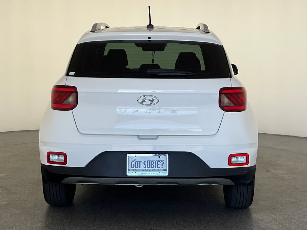 Used 2023 Hyundai Venue SEL FWD image 5