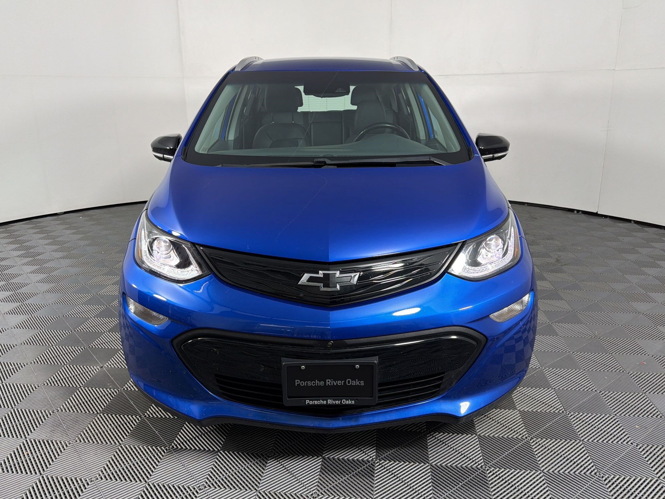 Used 2020 Chevrolet Bolt Premier w/ Infotainment Package FWD image 6