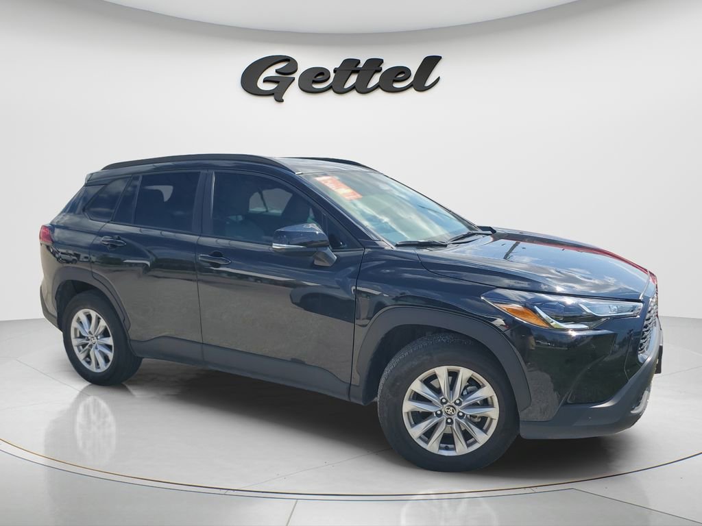 Certified 2023 Toyota Corolla Cross LE w/ Moonroof Package image 2