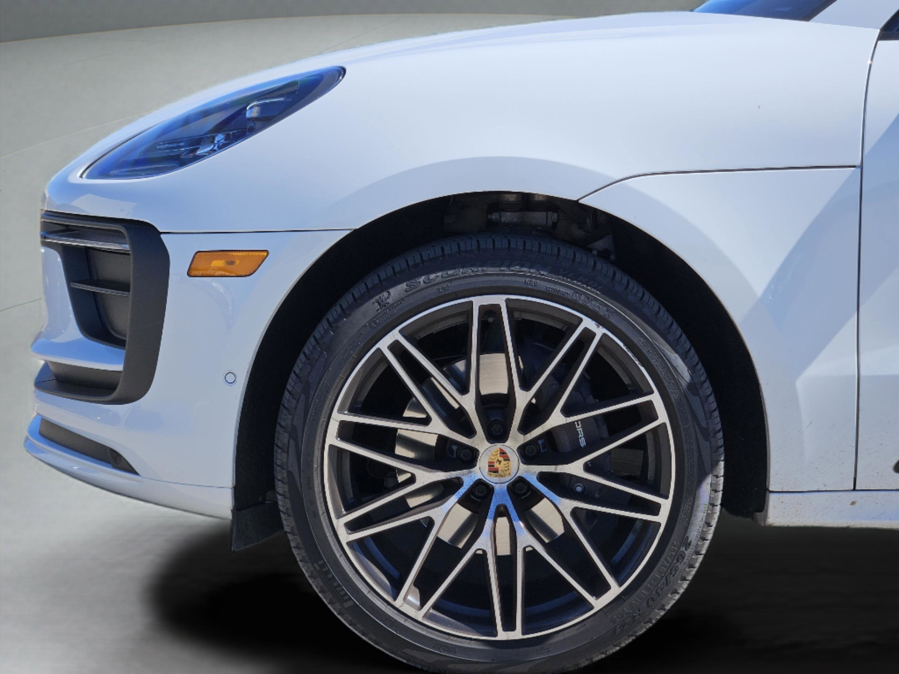 Certified 2023 Porsche Macan Turbo image 13